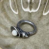 Fine silver and mother of pearl shell ring.