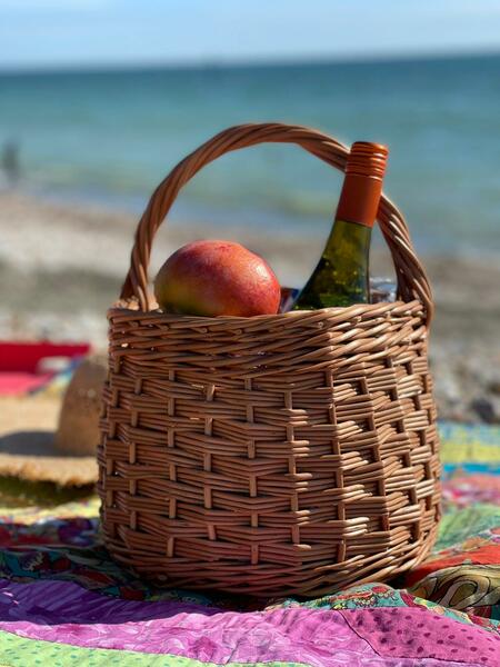 picnic basket, buff willow