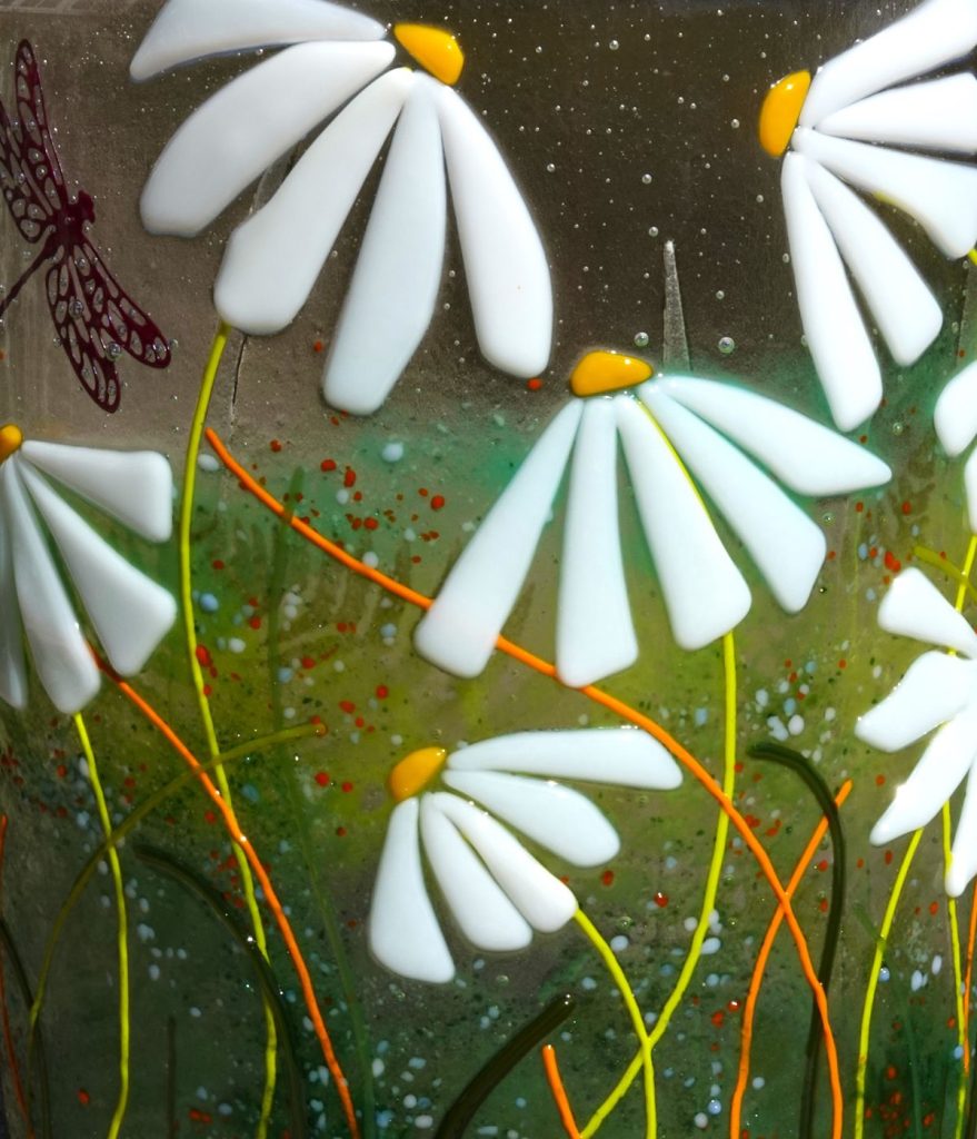 Daisy curve (close up)/Kiln formed glass/Various