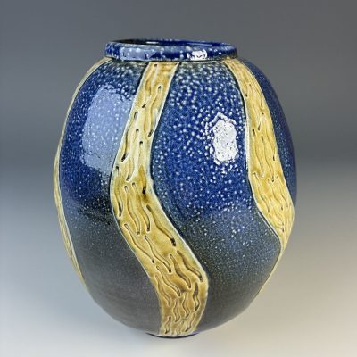 Dancing with water / Stoneware /24 cm tall
