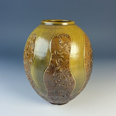 Mind-touching arms / Stoneware / 25 cm tall