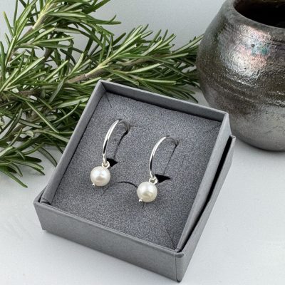 Silver hoops with (detachable) freshwater pearl
