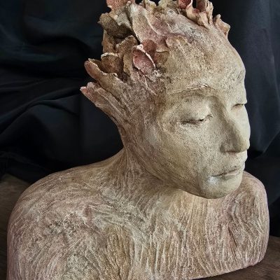 Woodland head . Stoneware clay