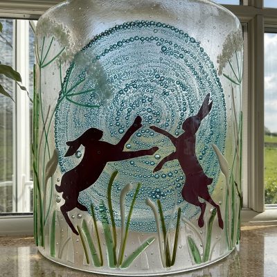 Boxing hares/Kiln formed glass/24 x 30 cm
